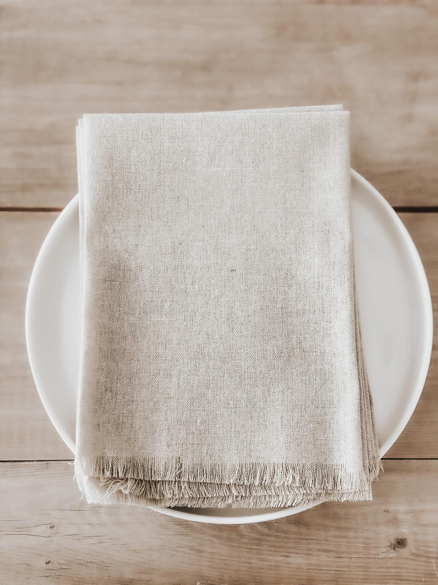 Personalized Initial Linen Napkin: Wedding Wreath Decor