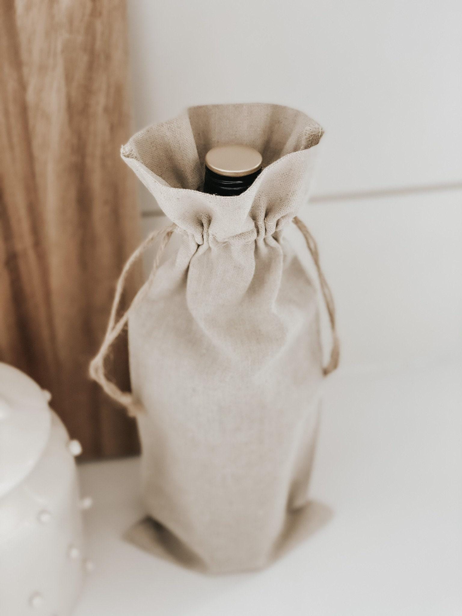 Wine Bag - Mr and Mrs Calligraphy, hostess gift or wedding gift, emgagement present